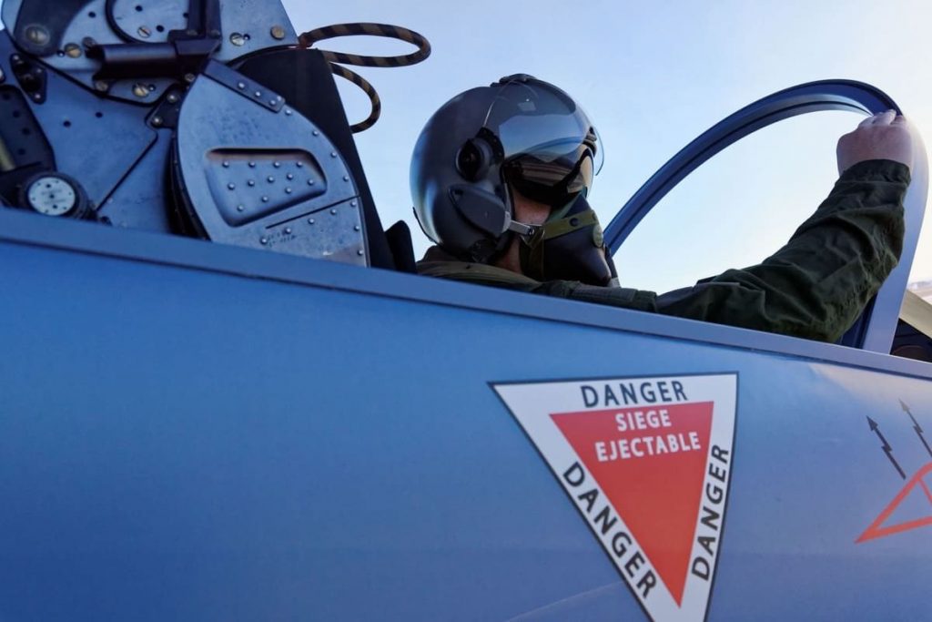 Dans le cockpit d'un Mirage 2000 !